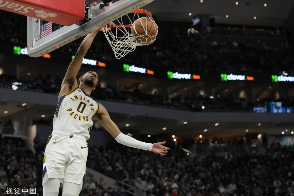 出足球运动 出足球运动