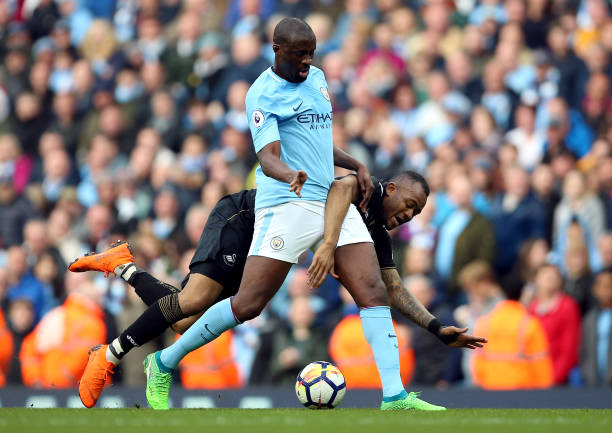 相比之下 相比之下