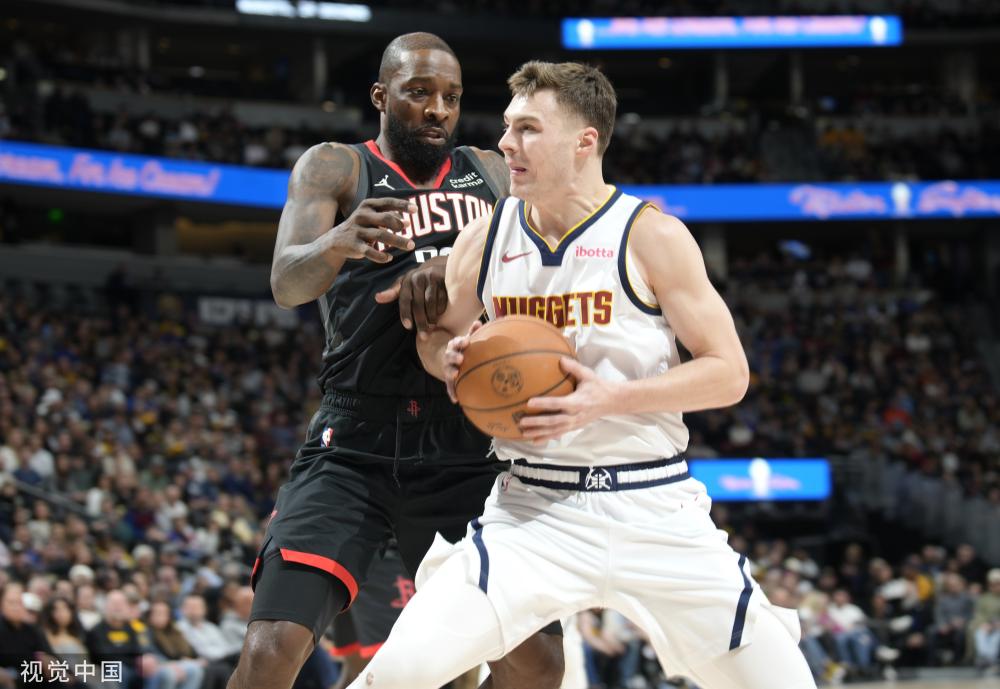 他都表现出 他都表现出